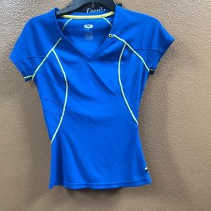 Dry-fit shirt with tech pocket